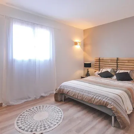 Sleeps 7 Pool Air Con Wifi *